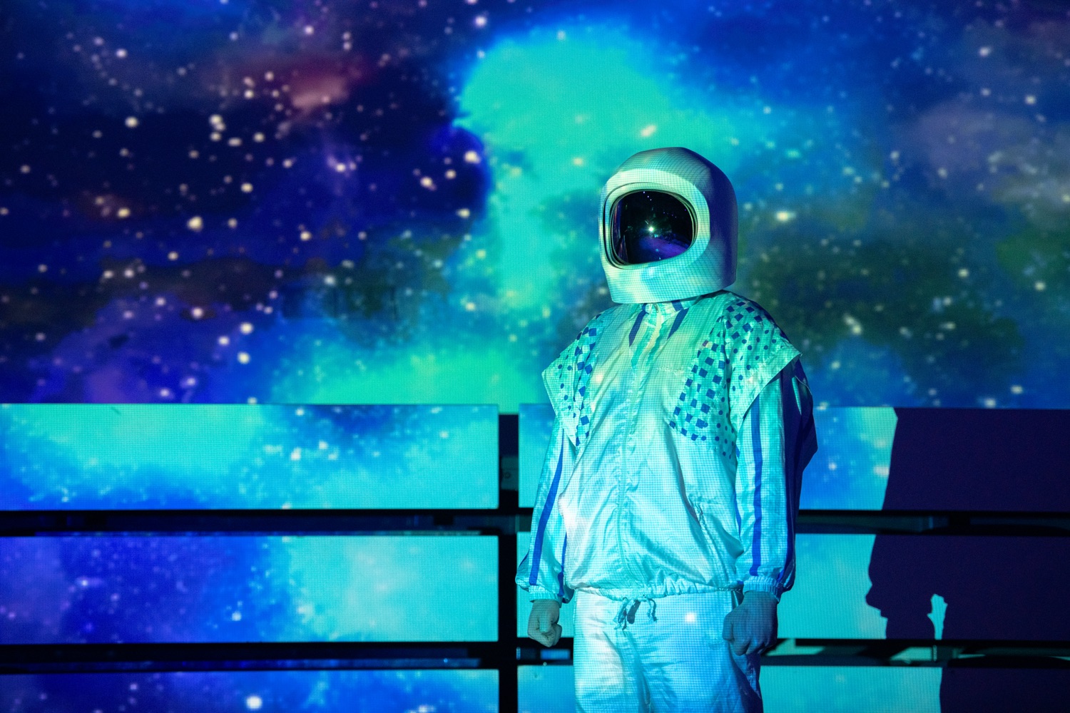 Don't Look, Spaceman